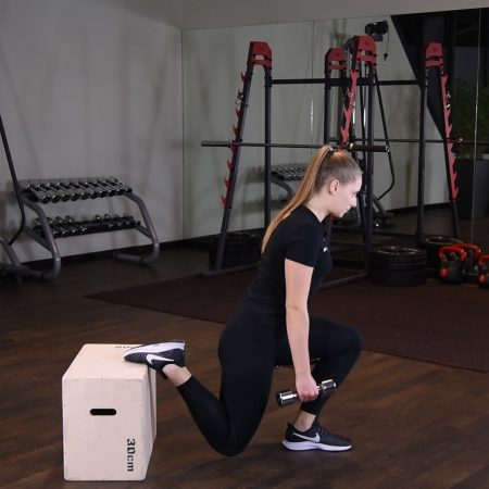 Przysiad bułgarski z hantlami Przysiad bułgarski z hantlami - just be fit