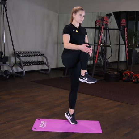 Kolano do klatki z wyjściem na palce Kolano do klatki z wyjściem na palce