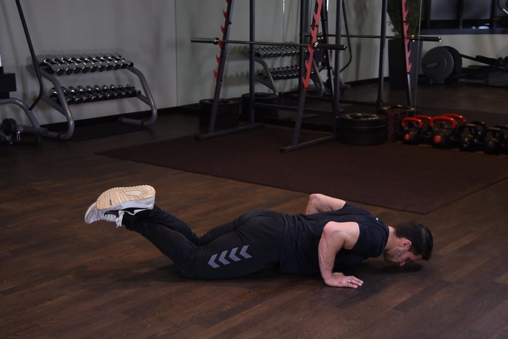 Pompki na kolanach Ćwiczenie Pompki na kolanach - just be fit