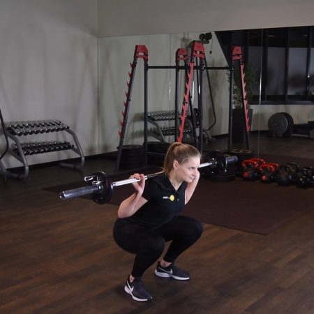 Przysiad ze sztangą z tyłu - high bar Przysiad ze sztangą z tyłu - high bar - just be fit