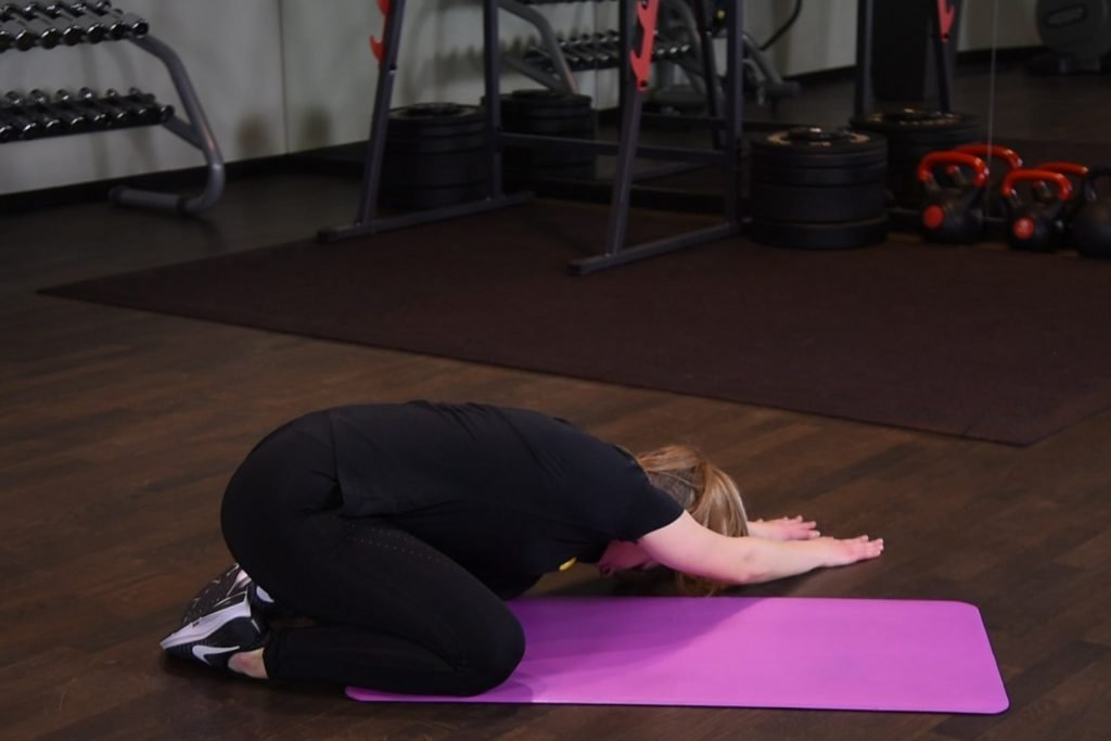 Ukłon japoński z wygięciem do boku Ukłon japoński z wygięciem do boku