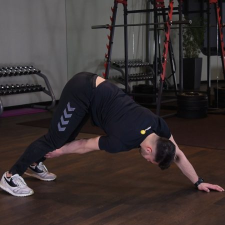 Sięganie do kostki w podporze przodem Sięganie do kostki w podporze przodem - just be fit