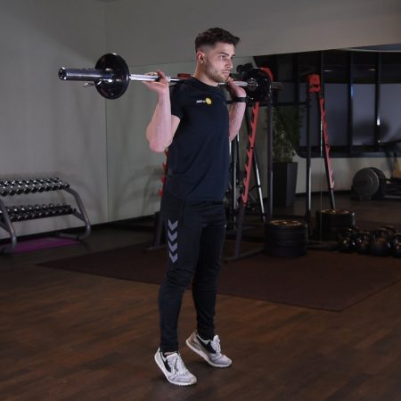 Wspięcia na palce ze sztangą Wspięcia na palce ze sztangą - just be fit