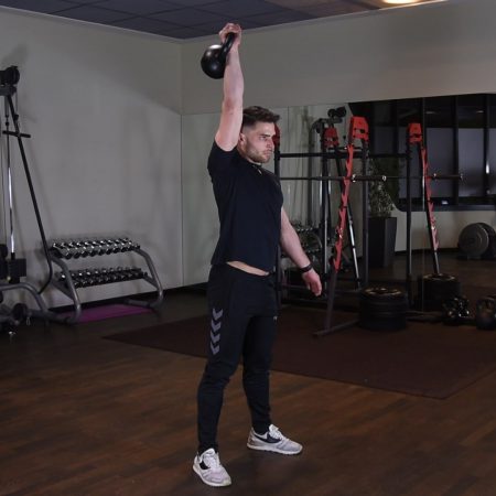 Wyciskanie kettlebell nad głowę Wyciskanie kettlebell nad głowę - just be fit
