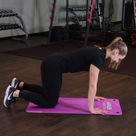 Unoszenie ramion naprzemiennie w podporze przodem Unoszenie ramion naprzemiennie w podporze przodem - just be fit