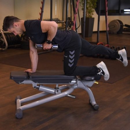 Wiosłowanie hantlą w pozycji bird to dog na ławce