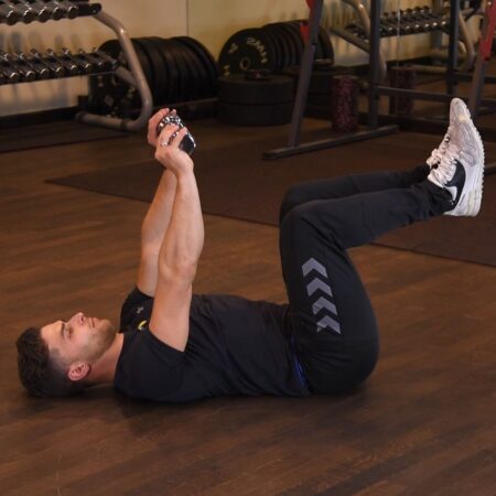 Deadbug-hollow body z hantlą-kwadrat