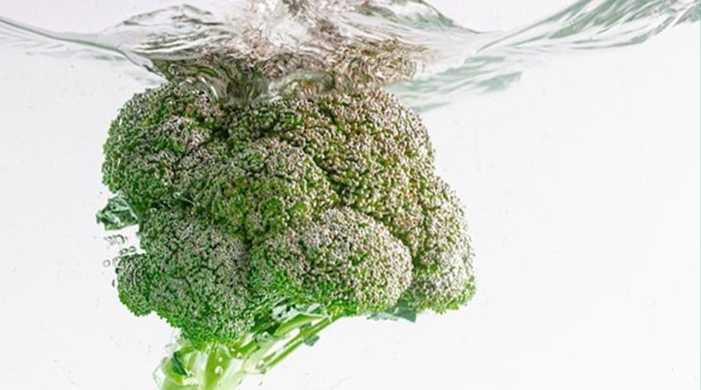 brokuł w wodzie