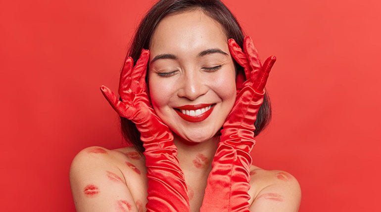 uśmiechnieta zdrowa kobieta