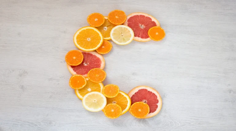 witamina c (kwas askorbinowy) w formie owoców