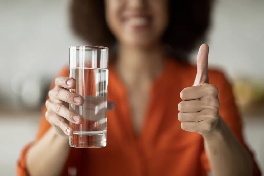 odpowiednie nawodnienie organizmu wspomaga spalanie tłuszczu