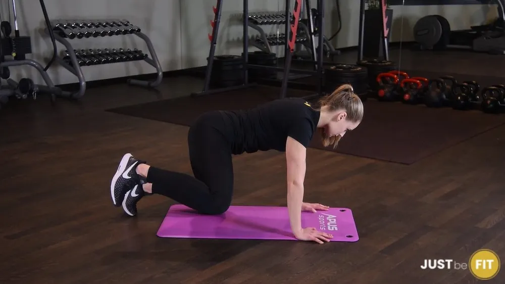 ćwiczenia na pośladki odwodzenie nogi w klęku podpartym