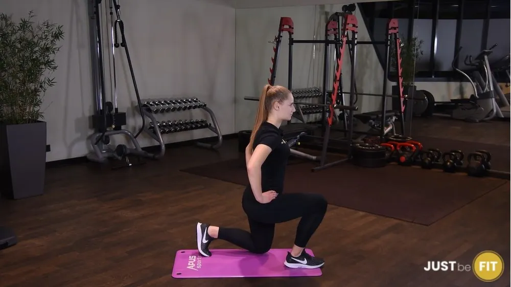 ćwiczenia na pośladki wykroki