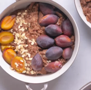 Czekoladowa owsianka ze śliwką