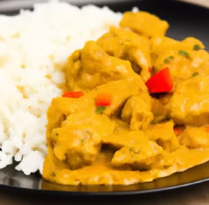 Kurczak w kremowym sosie curry