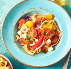 Makaron z pieczonymi warzywami i serem mozzarella