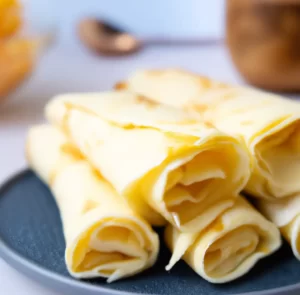 Naleśniki z jogurtem mango