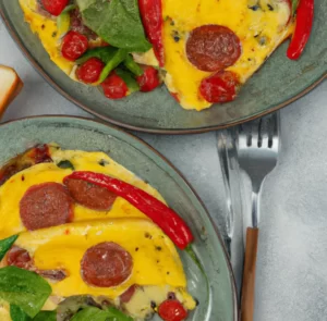 Omlet ze szpinakiem i chorizo