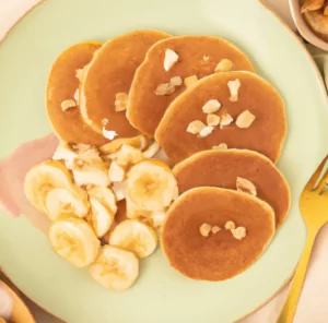 Pancakes z tofu i owocami