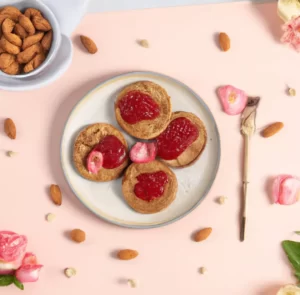 Placuszki twarogowe z tofu w malinowym sosie