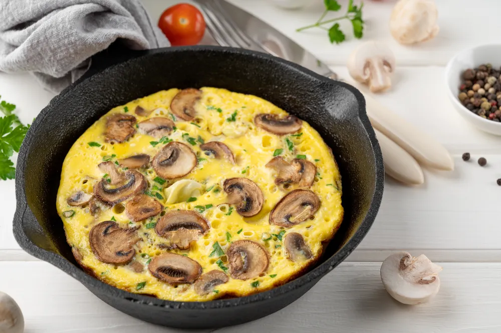 omlet z pieczarkami na fit śniadanie