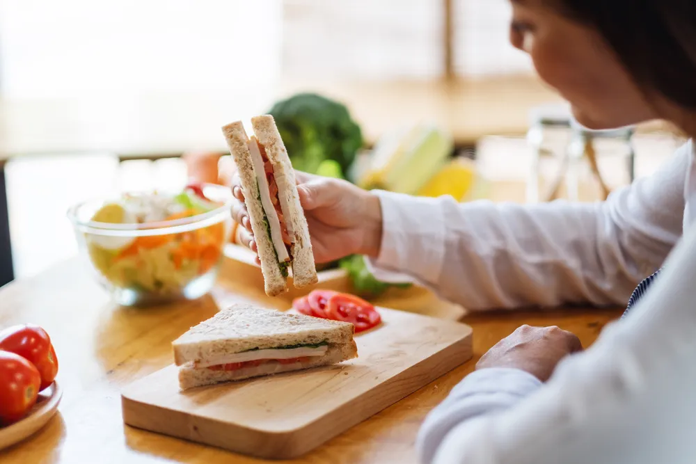 kobieta i pomysły na kanapki