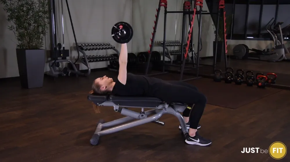 Wyciskanie sztangi na ławce płaskiej