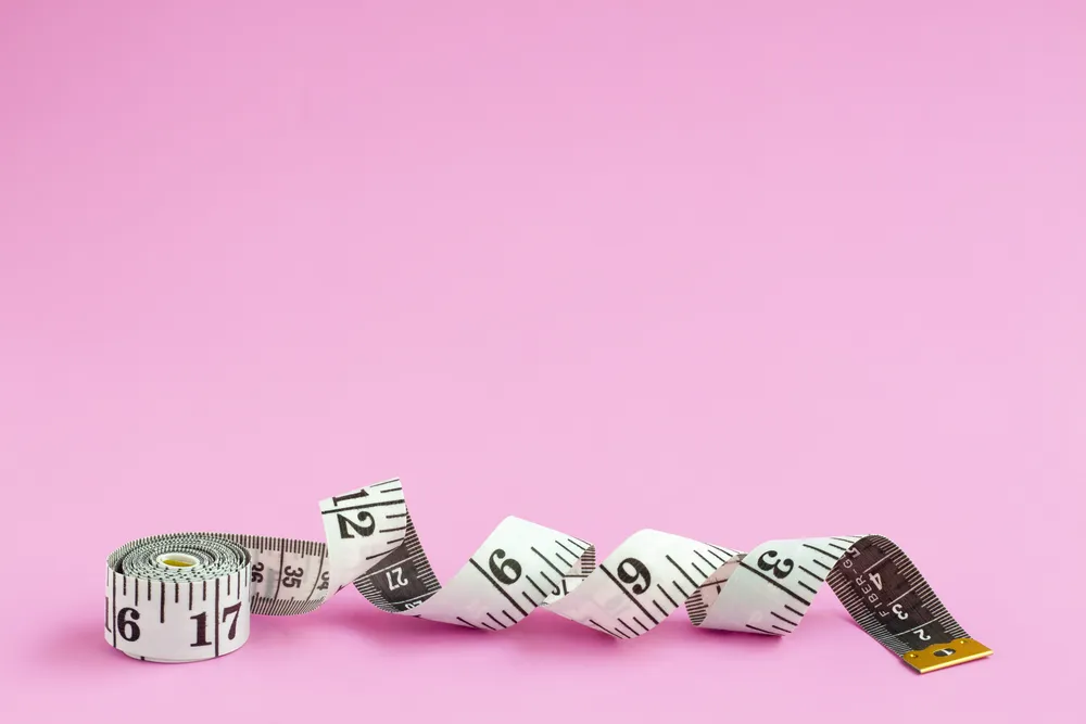 centymetr do mierzenia postępów w odchudzaniu