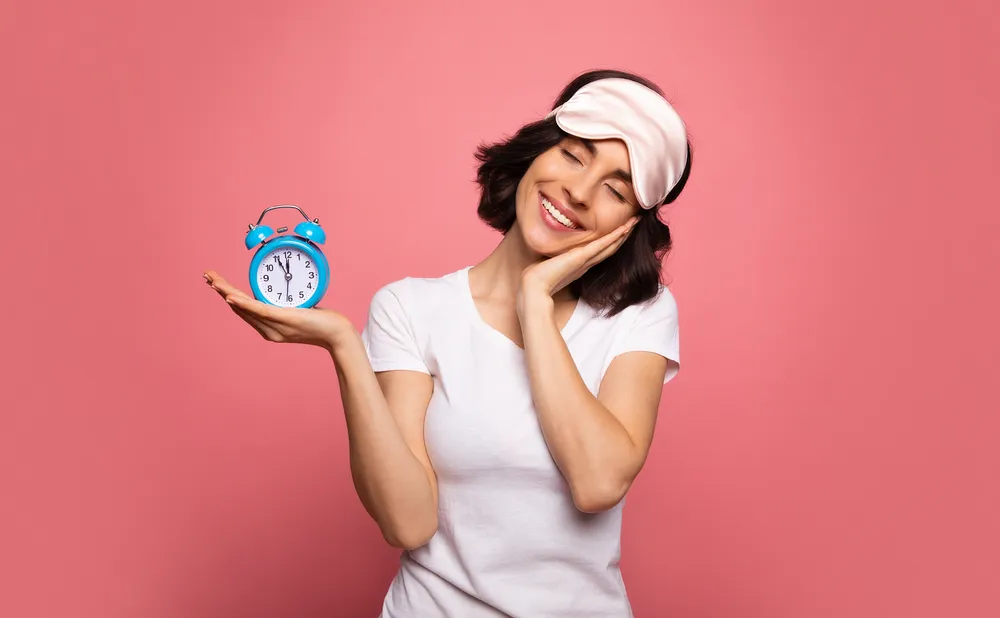 wyspana kobieta która zażyła melatoninę na sen