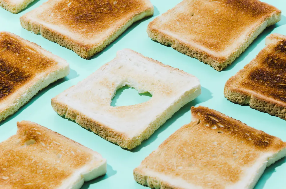 chleb do kanapek z pastami do chleba