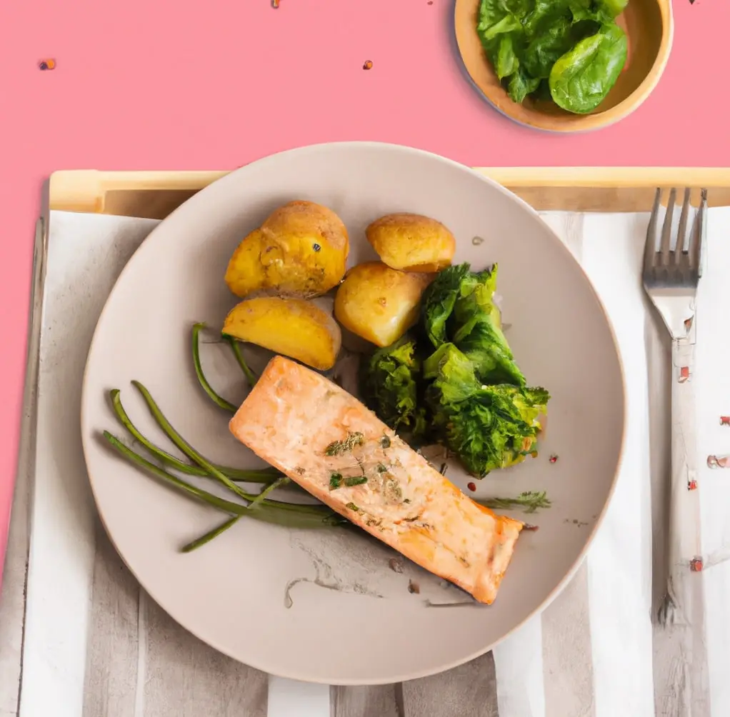 Filet z pstrąga z gotowanymi ziemniakami i brokułami