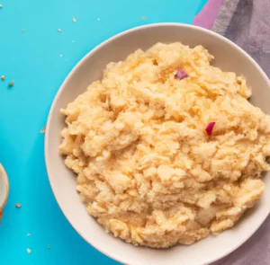 Krem jaglany z jabłkiem i orzechami