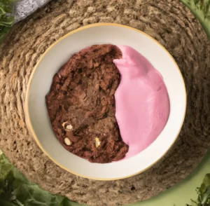 Pudding na mleku roślinnym z czekoladą i malinami