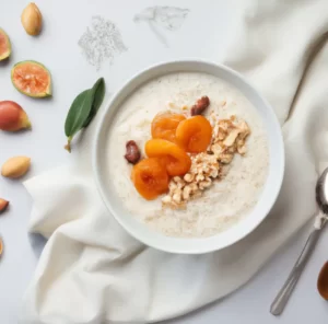 Nocna owsianka z morelami i pistacjami