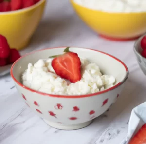 Ryż z jogurtem i owocami